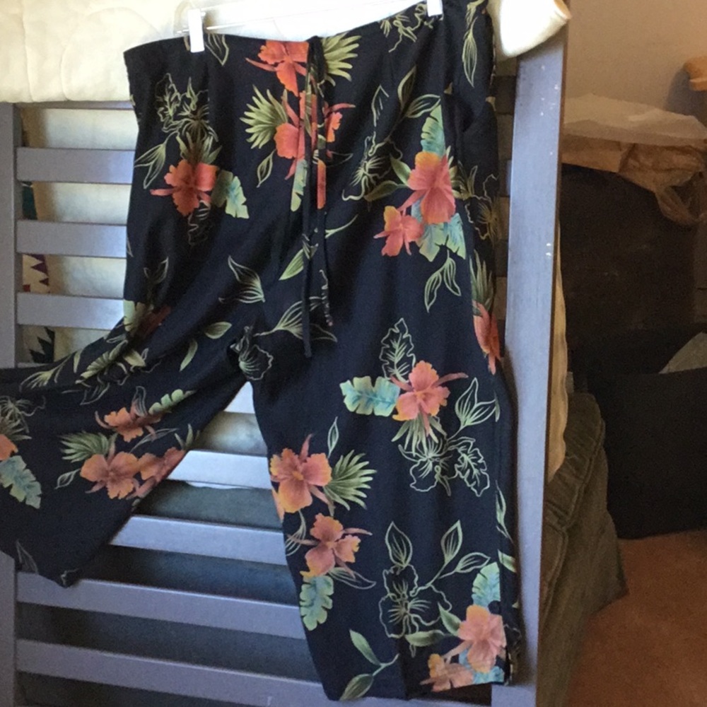 Wide leg cropped pants